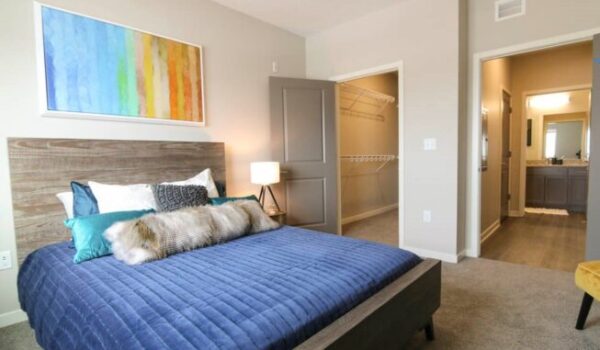 WH-Flats-one-bedroom-apartment-south-Lincoln-NE-51-653×450-1-600×350